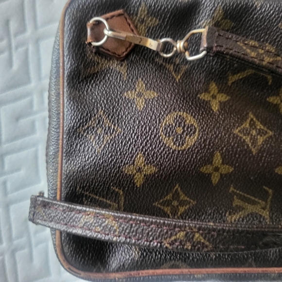 Louis Vuitton Vintage Classic Monogram Danube Small Crossbody Bag - Picture 12 of 12